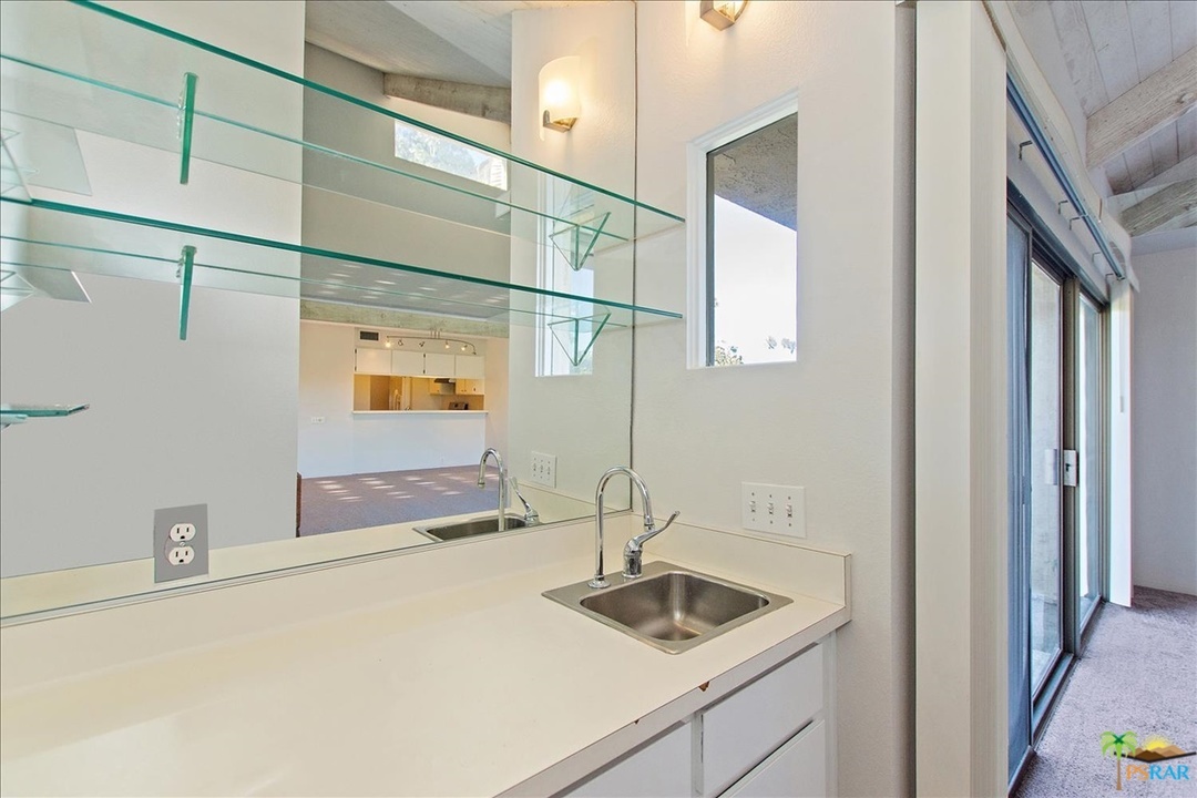 116 North Racquet Club Drive Rancho Mirage, CA 92270 - Photo 11 of 23 Wet Bar