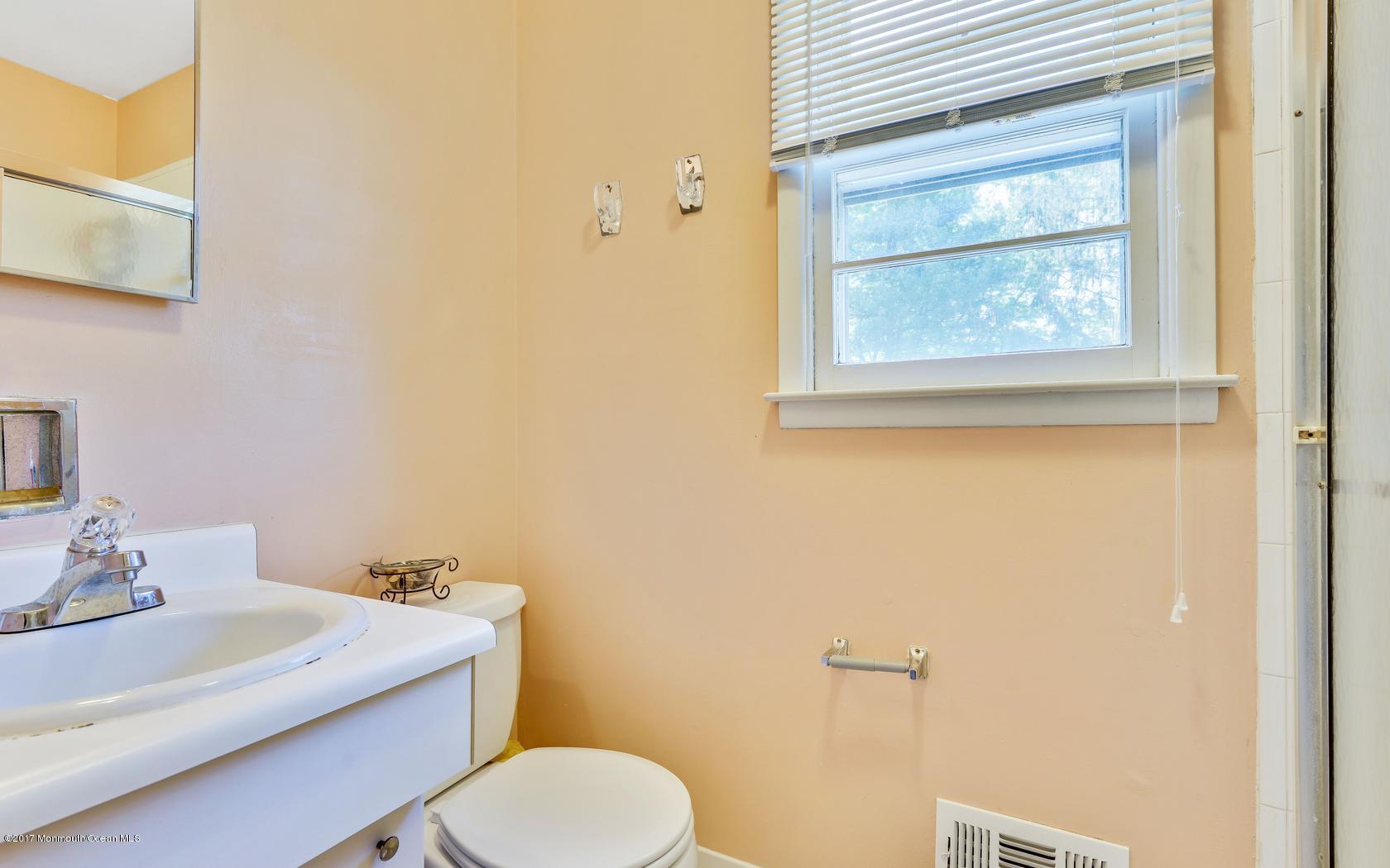 443 Union Hill Road Morganville, NJ 07751 - Photo 11 of 22 18