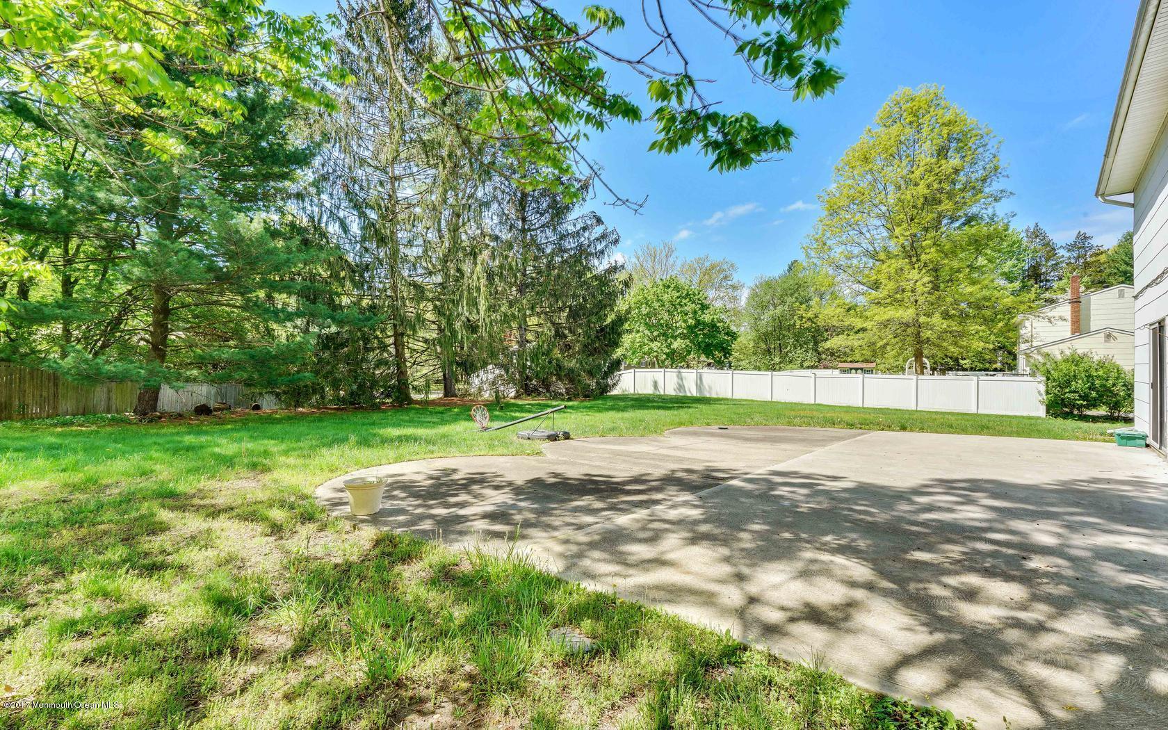 443 Union Hill Road Morganville, NJ 07751 - Photo 19 of 22 32