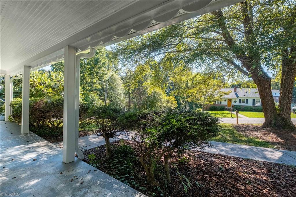 193 Victoria Street Elkin, NC 28621 - Photo 4 of 20 Front Porch