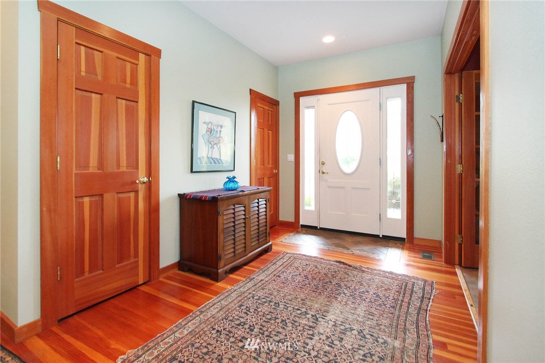 10709 Southwest Cowan Road Vashon, WA 98070 - Photo 13 of 25 Gallery Image 13