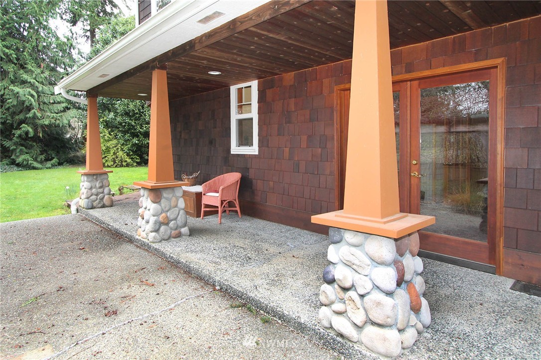 10709 Southwest Cowan Road Vashon, WA 98070 - Photo 22 of 25 Gallery Image 22