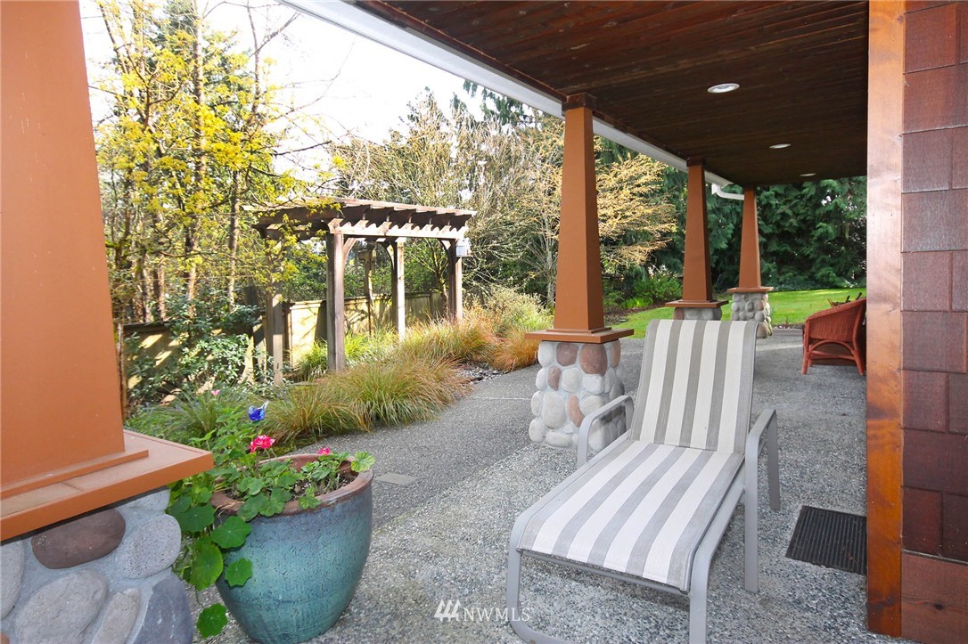 10709 Southwest Cowan Road Vashon, WA 98070 - Photo 23 of 25 Gallery Image 23