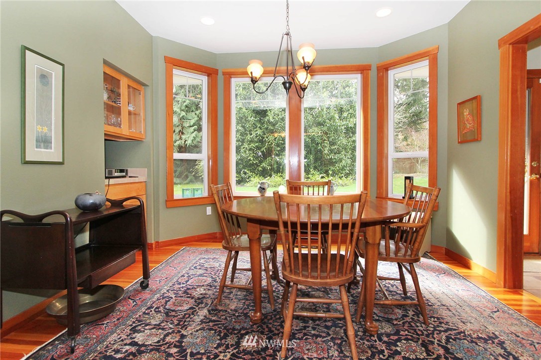 10709 Southwest Cowan Road Vashon, WA 98070 - Photo 9 of 25 Gallery Image 9