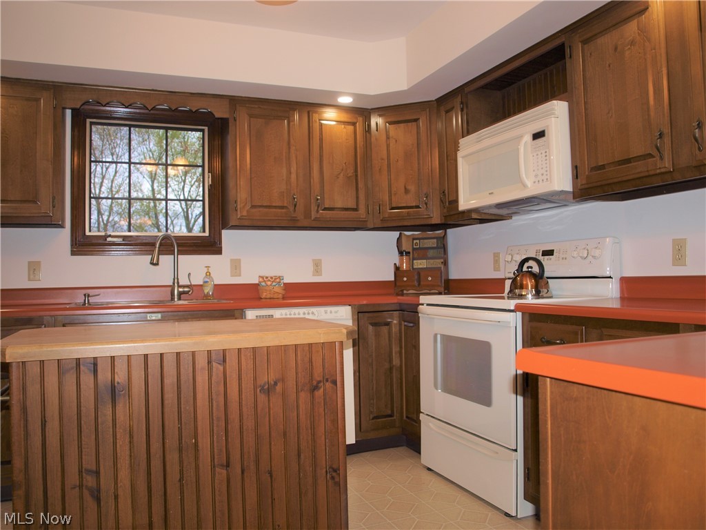 5055 Camp Road Ravenna, OH 44266 - Photo 3 of 31