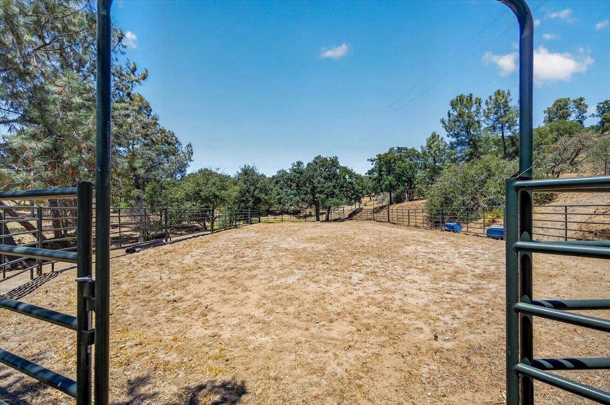 45894 Farmstead Road Coarsegold, CA 93614 - Photo 81 of 83