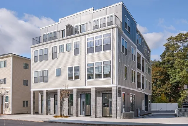 $1,090,000 | 421 High Street, Unit 308, Medford, MA 02155