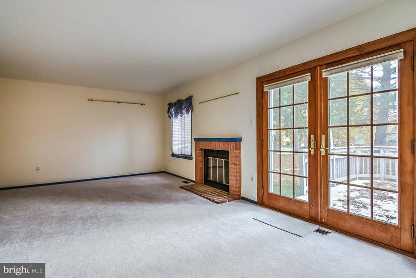 7201 Kindler Road Columbia, MD 21046 - Photo 5 of 27 Living Room