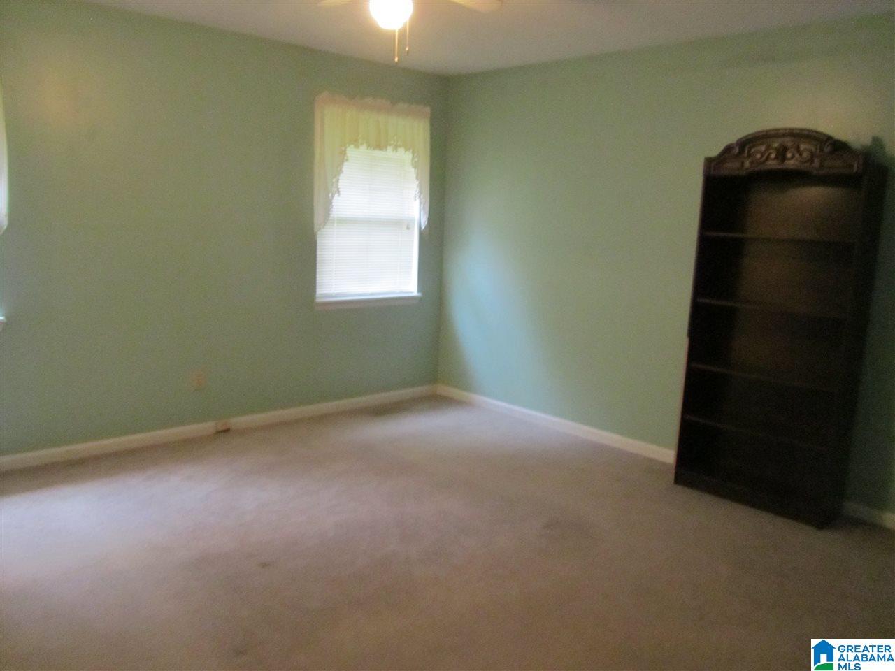 1402 Lloyd Road Sylacauga, AL 35150 - Photo 6 of 12