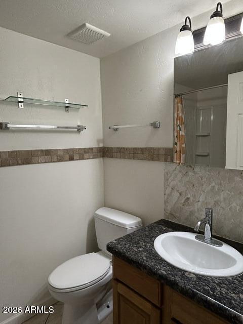 151 East Broadway Road, Unit 103 Tempe, AZ 85282 - Photo 8 of 37 Primary Ensuite Bathroom
