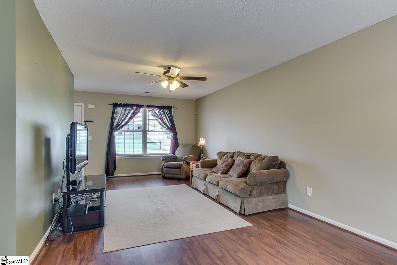 1013 Autumn Leaf Lane Fountain Inn, SC 29644 - Photo 3 of 20 Gallery Image 3