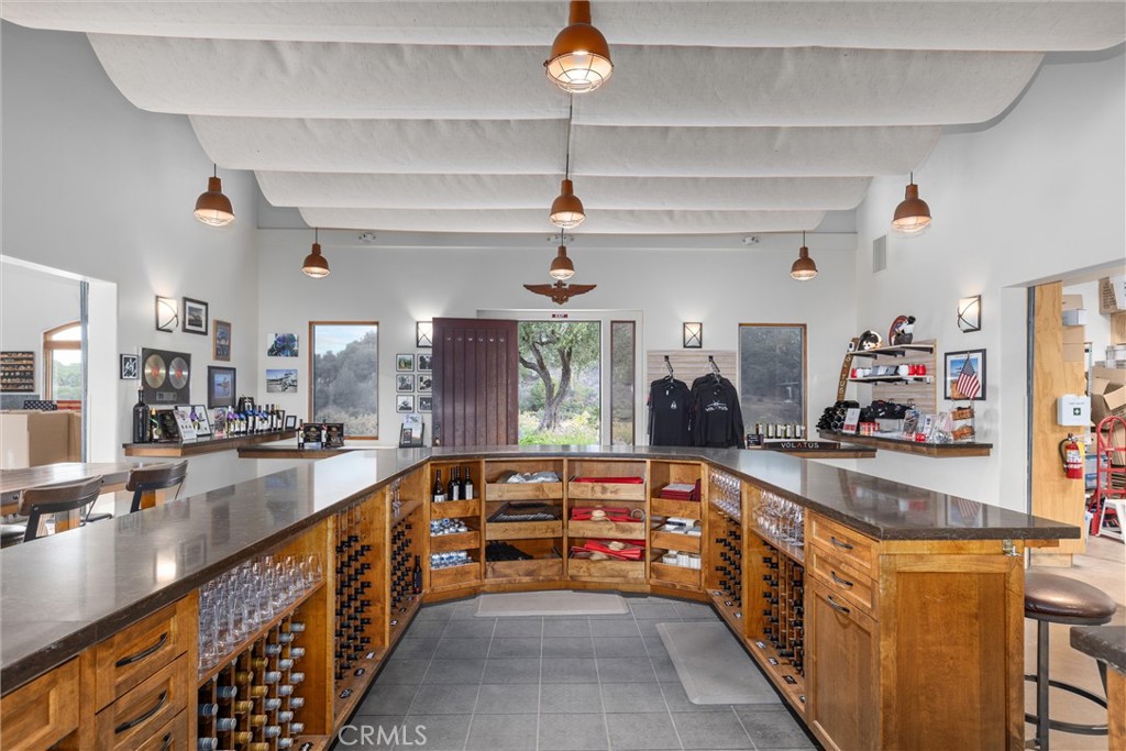 3000 Oakdale Road Paso Robles, CA 93446 - Photo 2 of 26 Spacious tasting room bar.