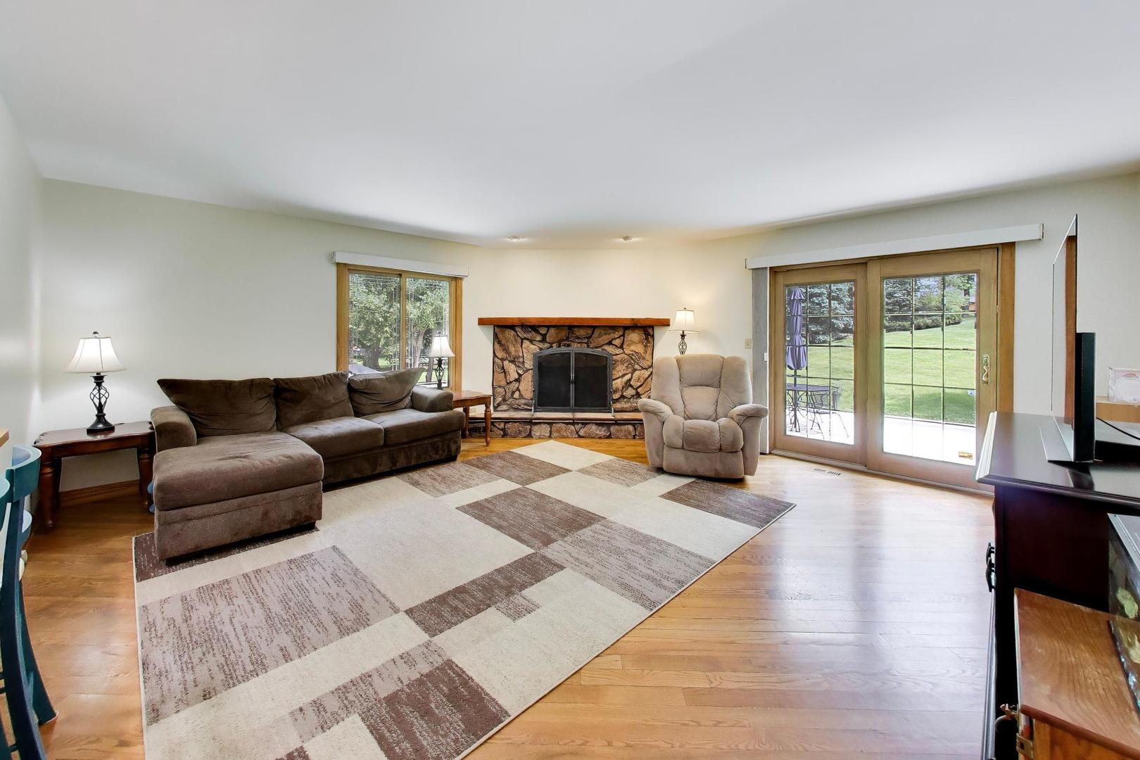 1104 Nottingham Lane Elgin, IL 60120 - Photo 7 of 59
