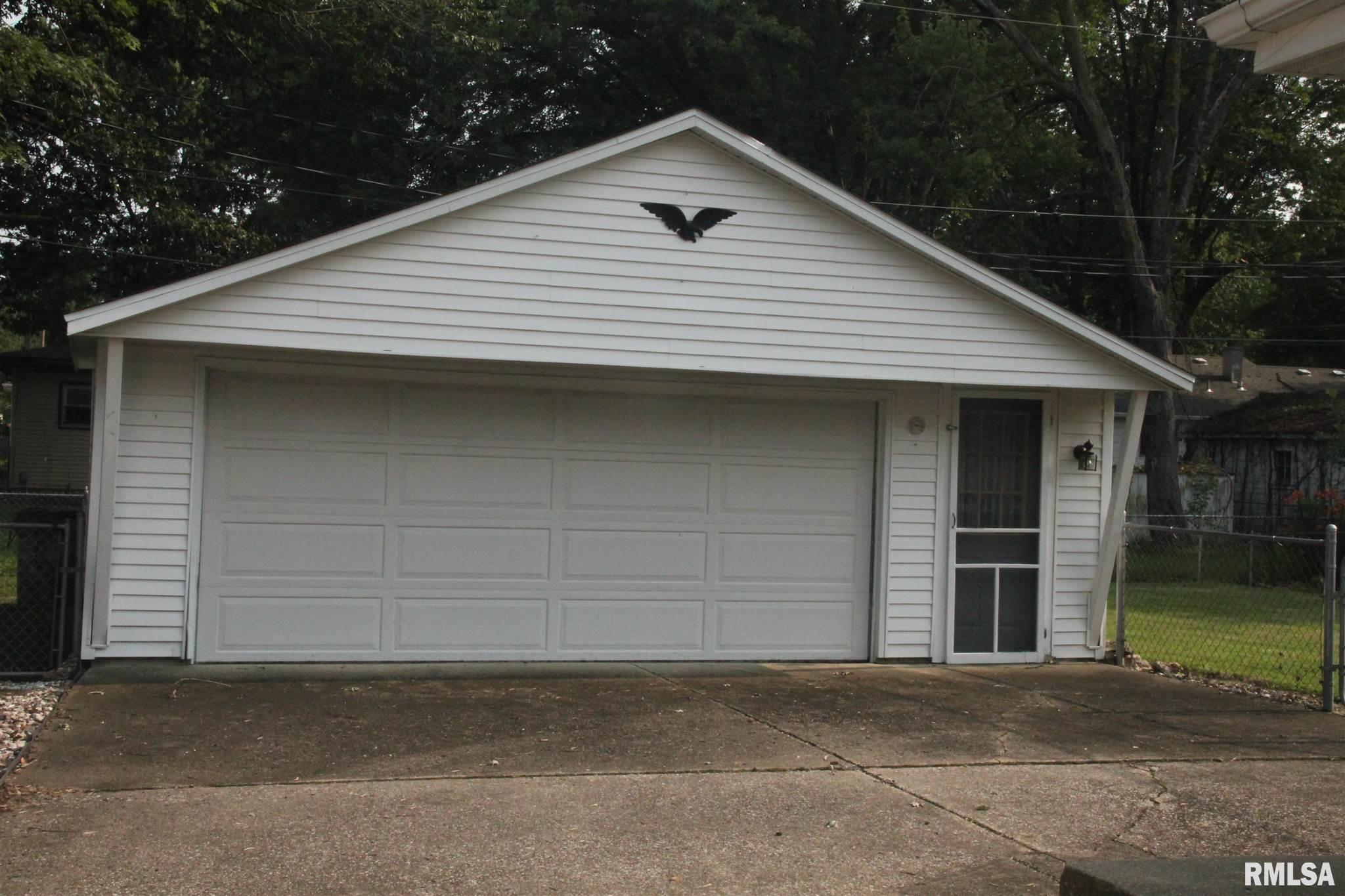 2416 Queensway Road Springfield, IL 62703 - Photo 36 of 41 Gallery Image 36