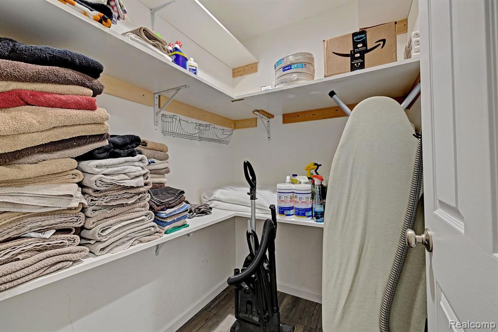 5098 Waldon Road Clarkston, MI 48348 - Photo 30 of 81 Gallery Image 30