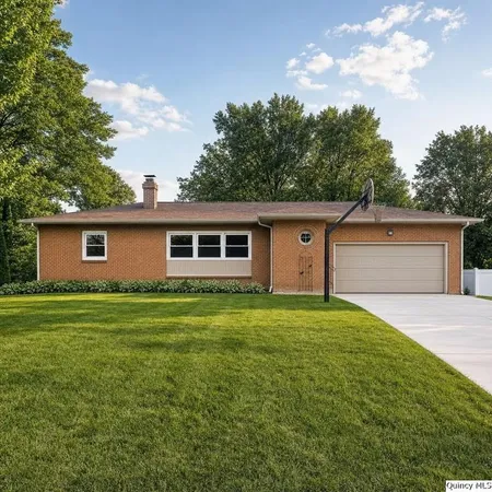 $267,000 | 5128 Ri-Dora Street, Quincy, IL 62305
