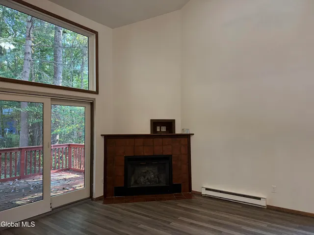 $2,500 | 63 Thimbleberry Road, Malta, NY 12020