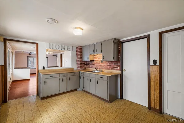 $1,200 | 129 Woodell Avenue, Cheektowaga, NY 14211