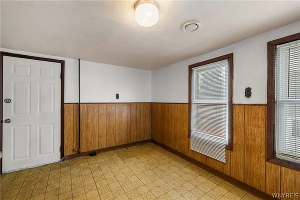 $1,200 | 129 Woodell Avenue, Cheektowaga, NY 14211