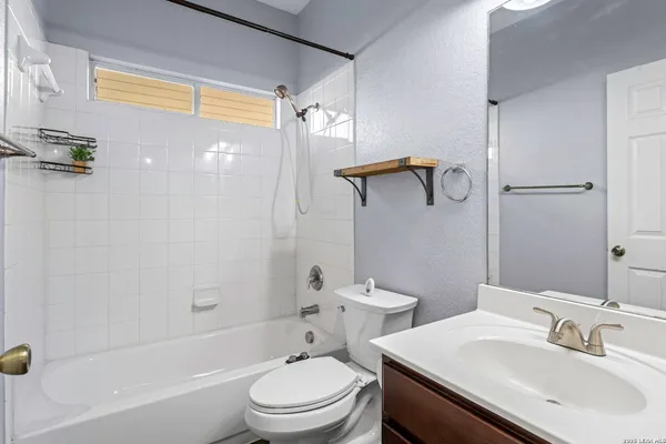 $1,800 | 11720 Basil Grass, San Antonio, TX 78245