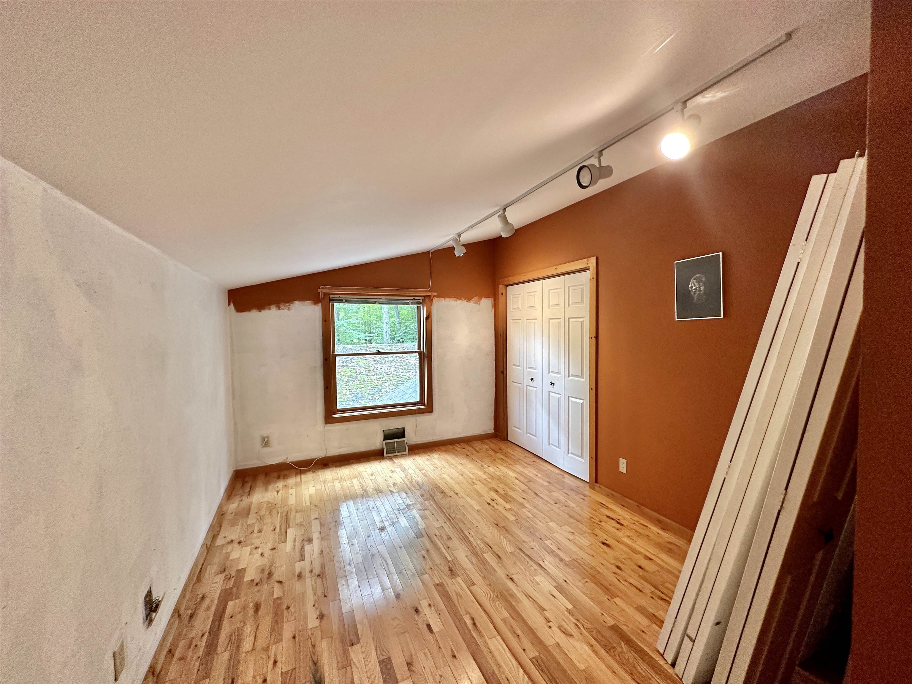 3150 South Maple Valley Road Suttons Bay, MI 49682 - Photo 35 of 54 1916451-34.JPG
