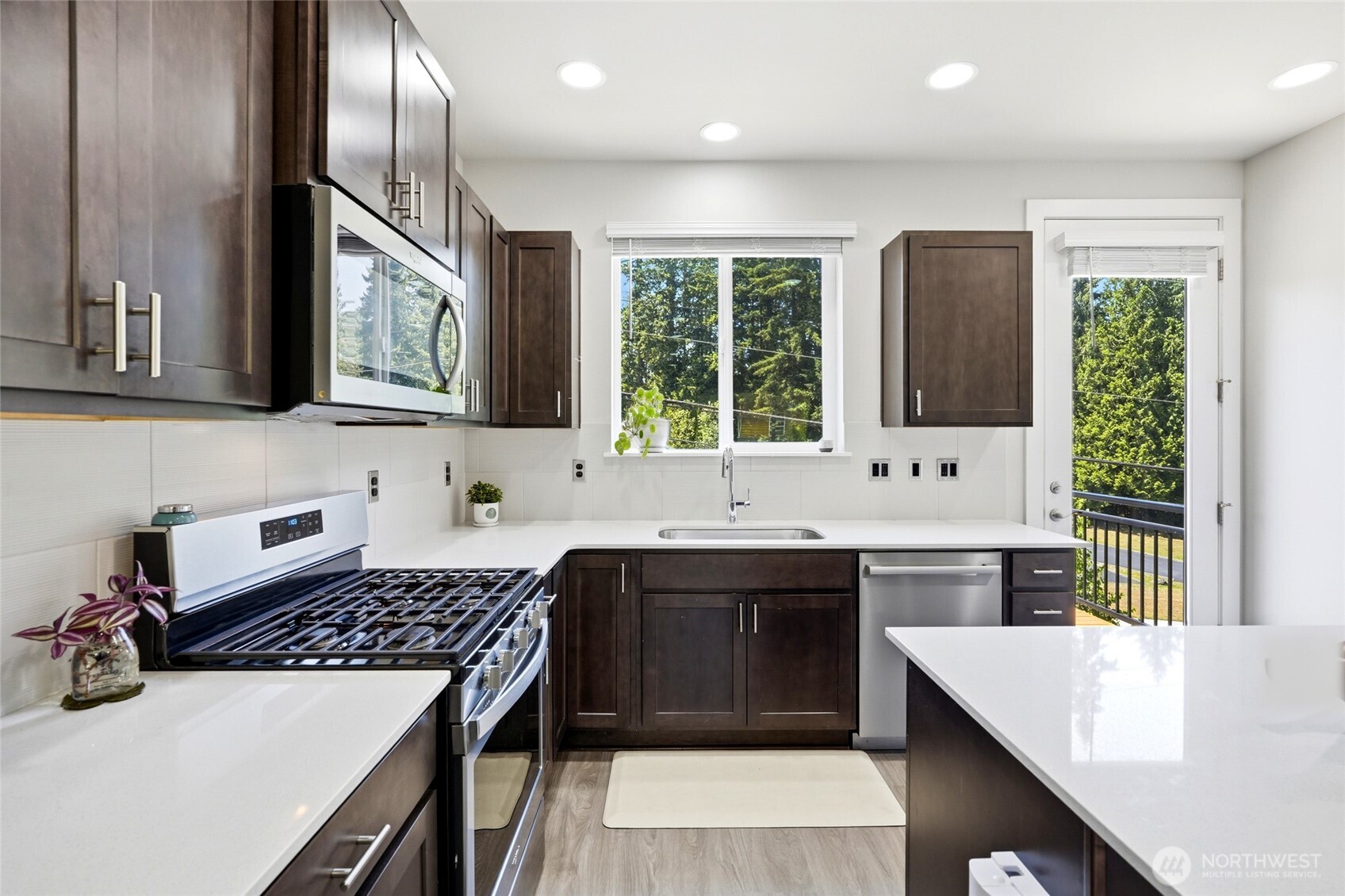 19414 35th Drive Southeast, Unit D Bothell, WA 98012 - Photo 14 of 37
