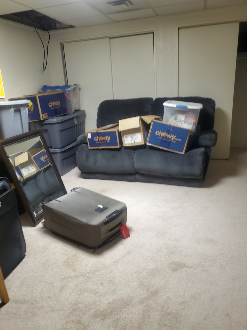 20525 Ridgeview Drive Marengo, IL 60152 - Photo 12 of 20 a living room with furniture