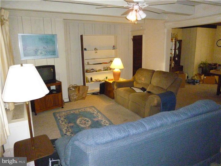 239 Ashby Road Upper Darby, PA 19082 - Photo 3 of 16 Living Room