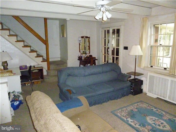 239 Ashby Road Upper Darby, PA 19082 - Photo 4 of 16 Living Room