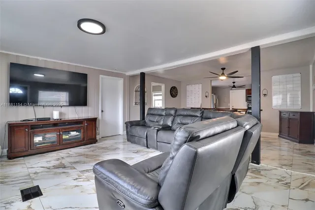 $574,999 | 619 Southwest 10th Street, Delray Beach, FL 33444