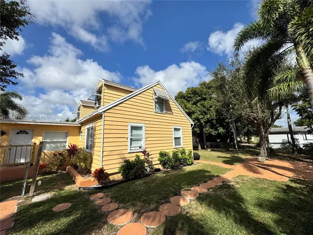 $574,999 | 619 Southwest 10th Street, Delray Beach, FL 33444