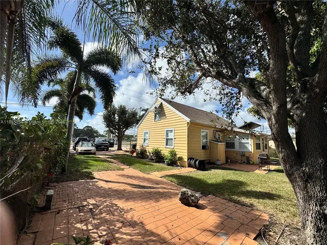 $574,999 | 619 Southwest 10th Street, Delray Beach, FL 33444