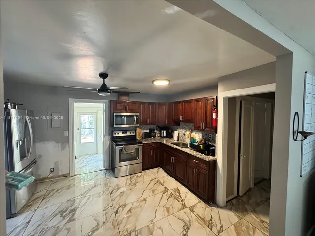 $574,999 | 619 Southwest 10th Street, Delray Beach, FL 33444