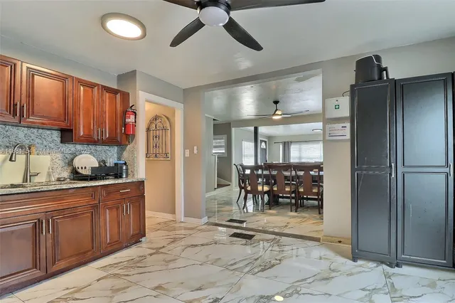 $574,999 | 619 Southwest 10th Street, Delray Beach, FL 33444