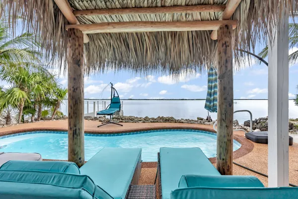 $1,485,000 | 831 West Indies Drive, Summerland Key, FL 33042