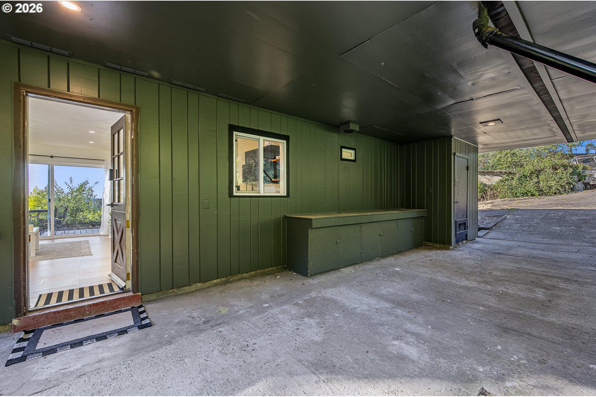 452 South 4th Street Springfield, OR 97477 - Photo 13 of 17 Carport