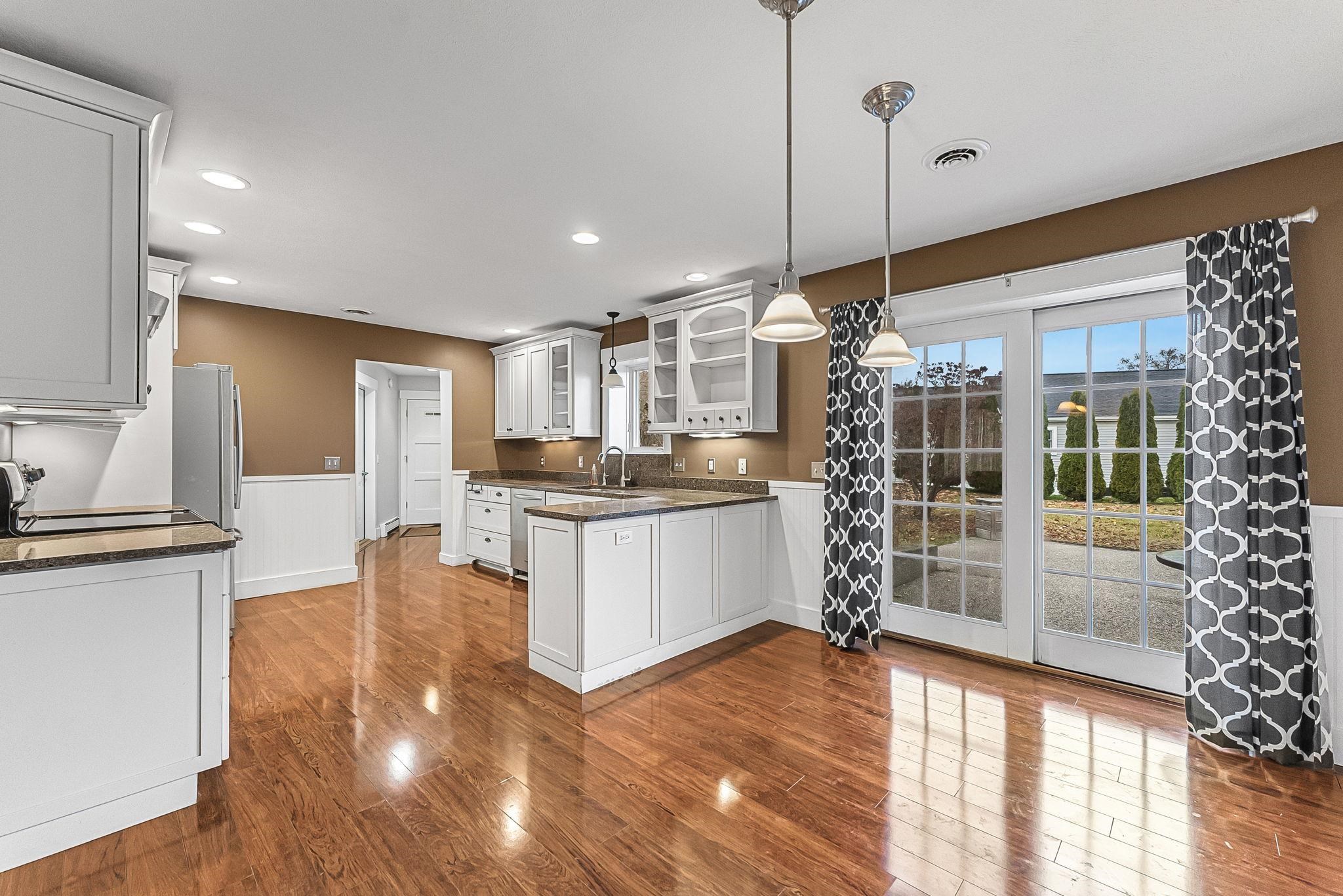4220 Summerhill Road Traverse City, MI 49684 - Photo 37 of 40 1940970-83db33d9-4dc5-448e-8048-5b0af379ceec.JPG