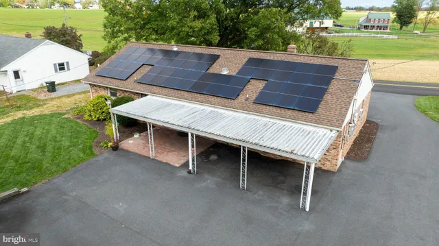 $407,500 | 810 Snyder Hill Road, Lititz, PA 17543