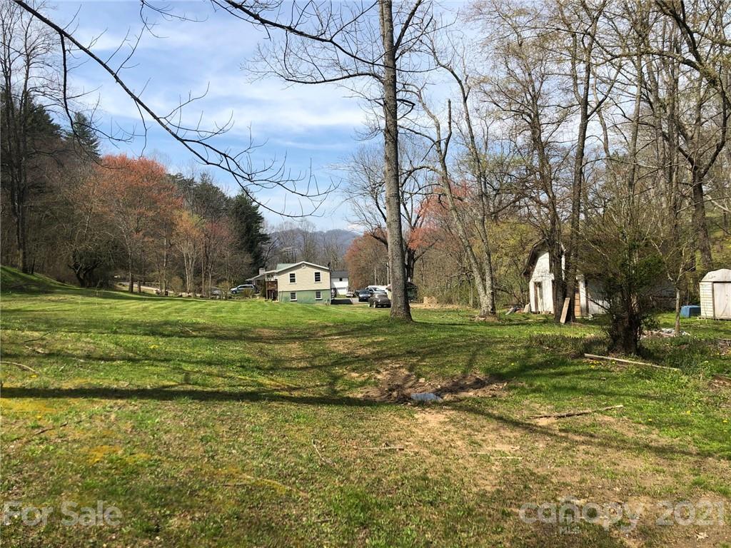 289 Long Branch Road Clyde, NC 28721 - Photo 33 of 44 a view of a golf course