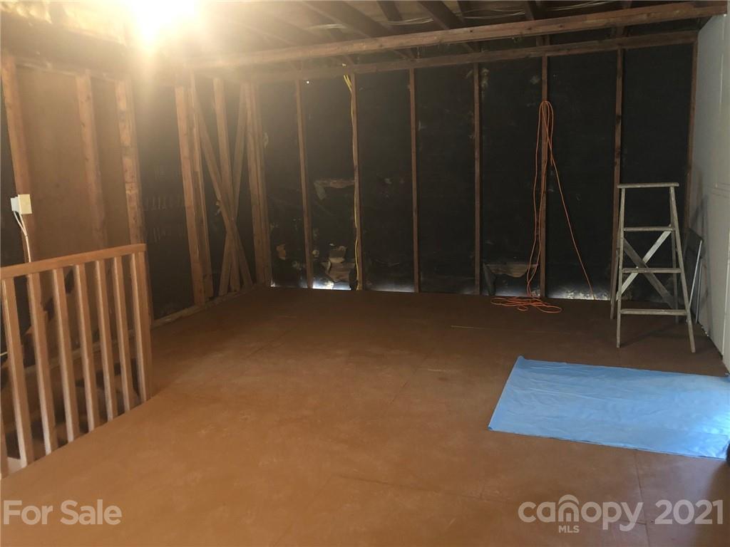 289 Long Branch Road Clyde, NC 28721 - Photo 8 of 44 a view of wooden door