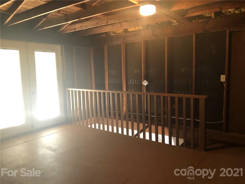 289 Long Branch Road Clyde, NC 28721 - Photo 9 of 44 a view of a balcony