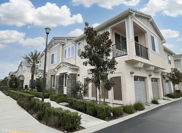 $2,480 | 16502 Casa Grande Avenue, Unit 425, Fontana, CA 92336