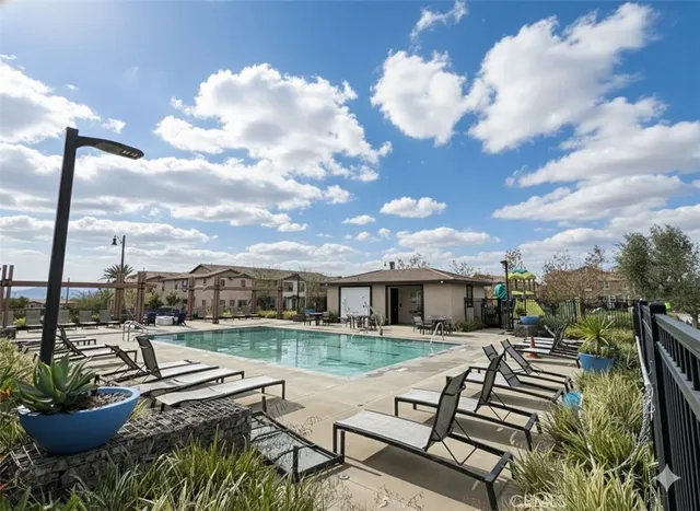 $2,480 | 16502 Casa Grande Avenue, Unit 425, Fontana, CA 92336