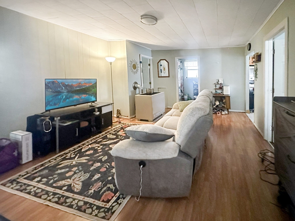 366 Alden Street Fall River, MA 02723 - Photo 15 of 23