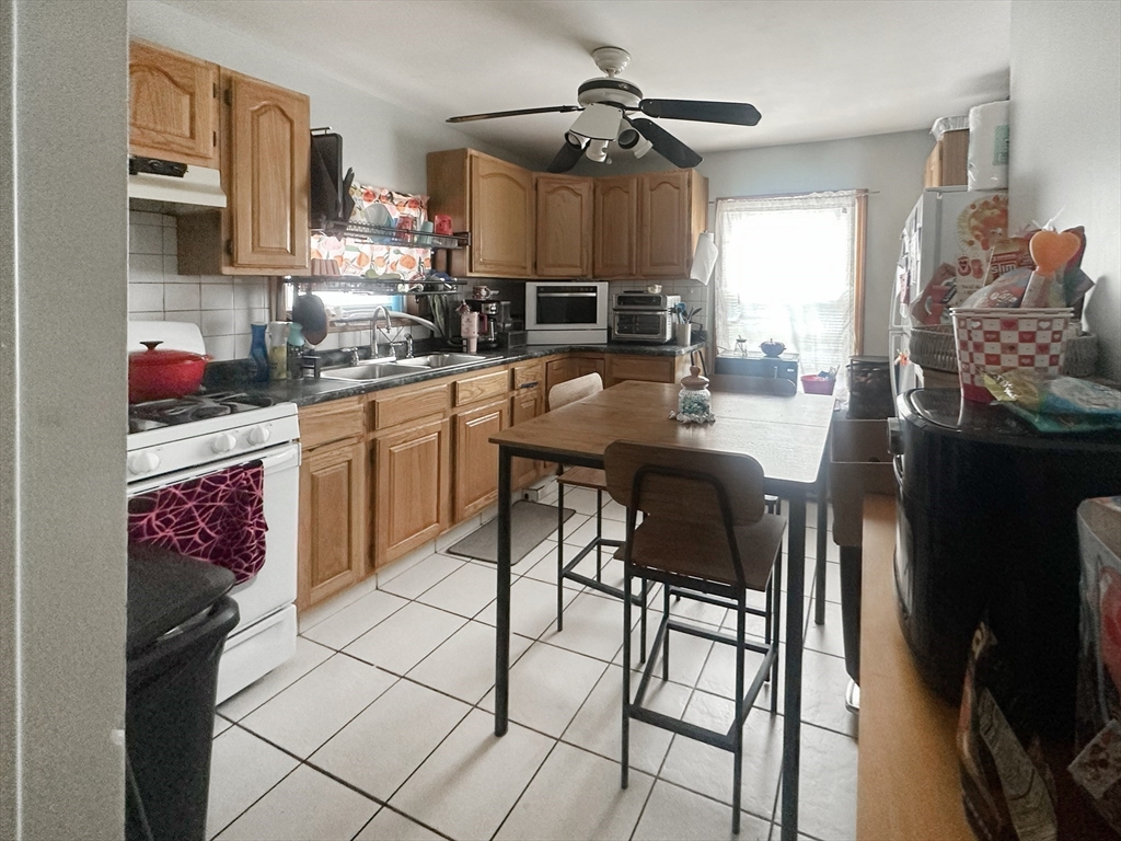 366 Alden Street Fall River, MA 02723 - Photo 16 of 23