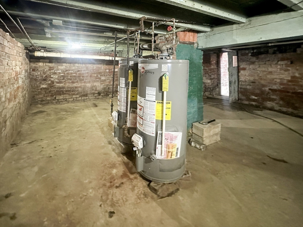 366 Alden Street Fall River, MA 02723 - Photo 20 of 23