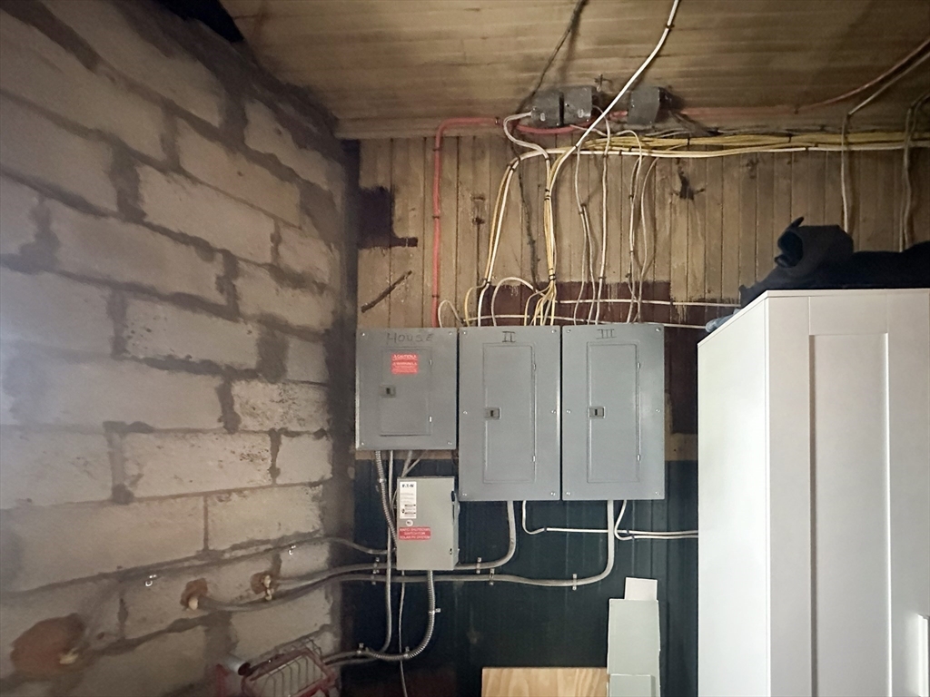 366 Alden Street Fall River, MA 02723 - Photo 21 of 23