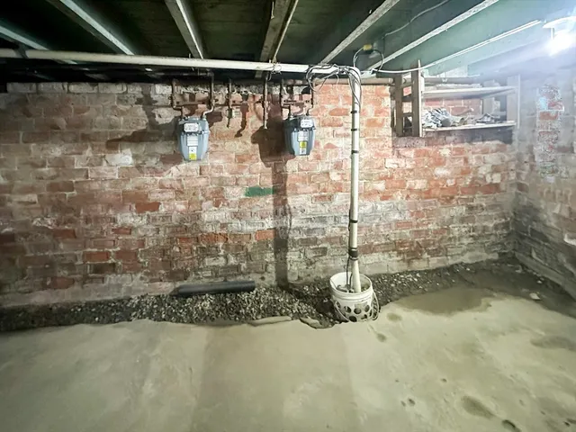 $480,000 | 366 Alden Street, Fall River, MA 02723