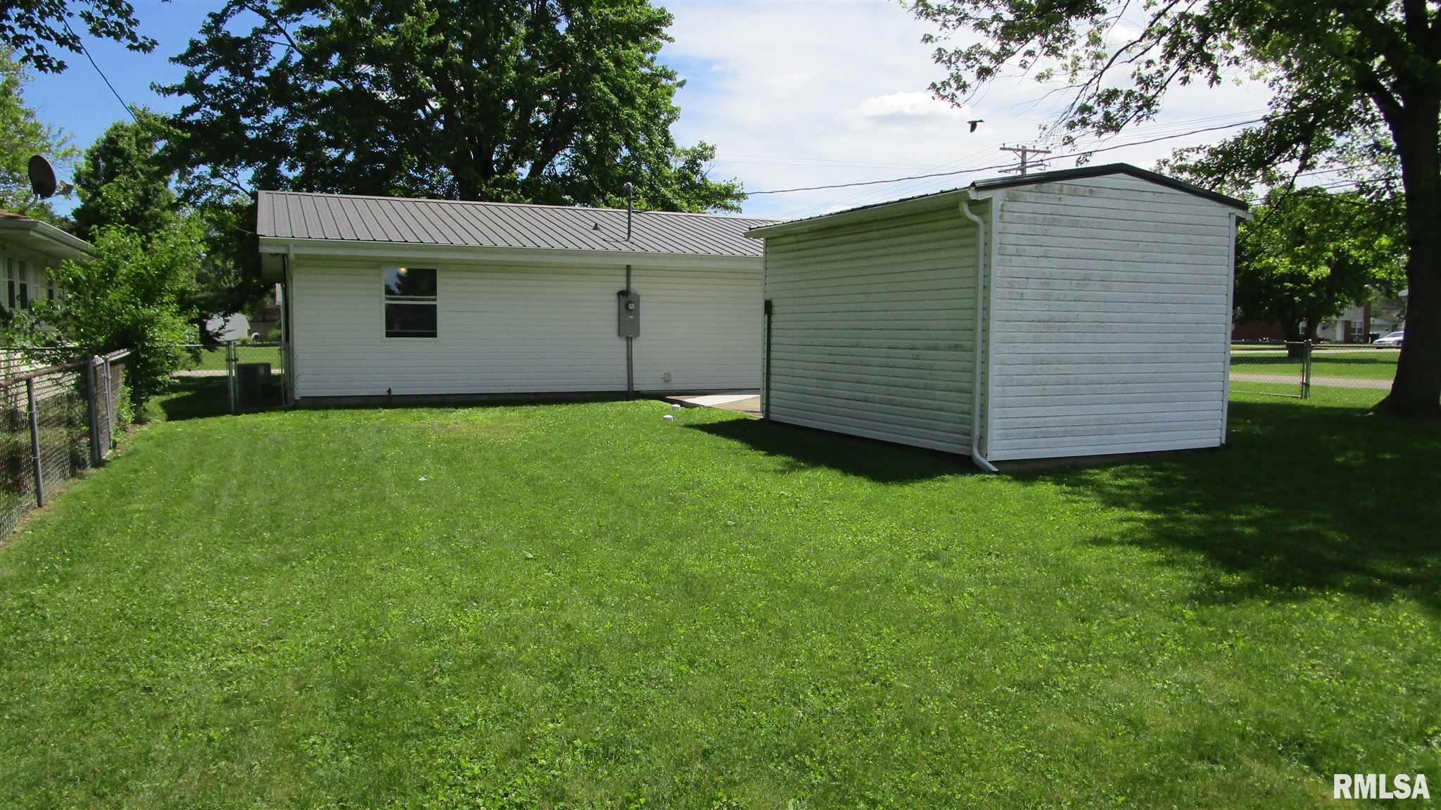 701 East 4th Street Flora, IL 62839 - Photo 33 of 41 Gallery Image 33
