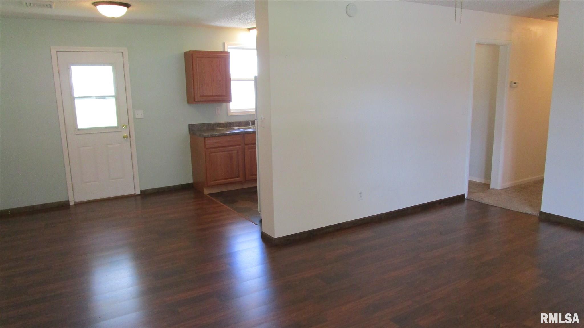 701 East 4th Street Flora, IL 62839 - Photo 8 of 41 Gallery Image 8